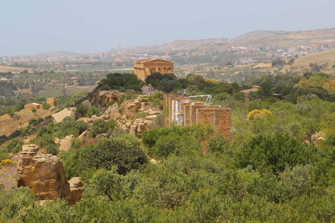 Monumenta di Fabrizio Plessi – Valle dei Templi