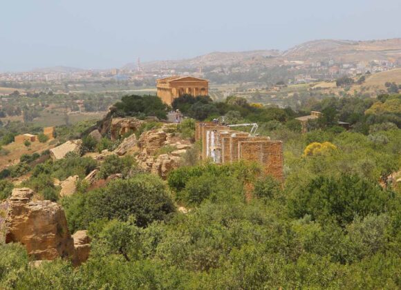 Monumenta di Fabrizio Plessi – Valle dei Templi