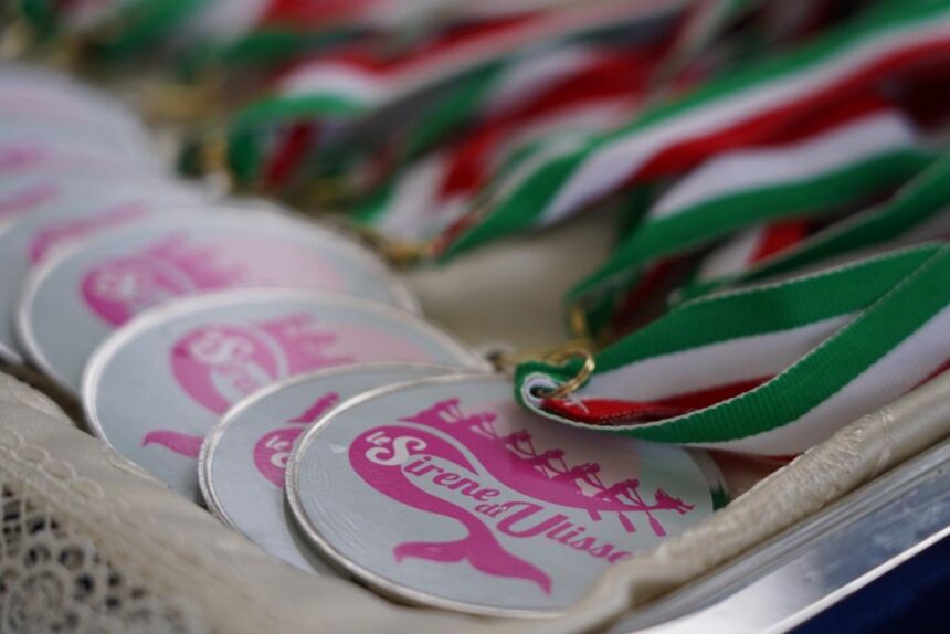 FESTA GRANDE PER “LE SIRENE DI ULISSE”, PREMIATE SUL LUNGOMARE DI SCAURI