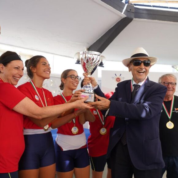LE SIRENE DI ULISSE 2022: IL CANOTTAGGIO AL SERVIZIO DELLA SALUTE