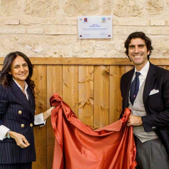 Il Roma Polo Club riapre il maneggio coperto, un nuovo spazio dedicato alla terapia assistita con i cavalli