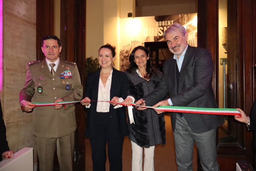 Dal 5 marzo al 19 luglio 2026, il Museo del Genio di Roma ospita una straordinaria mostra dedicata a Robert Doisneau, uno dei più grandi maestri della fotografia mondiale.